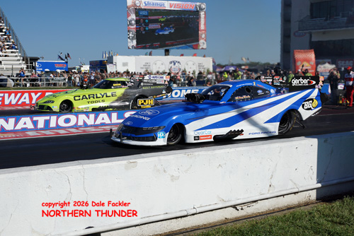 Austin Prock (near lane) vs Ron Capps (far lane)